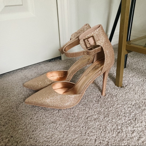 Shoeland Gold Heels - Picture 4 of 4